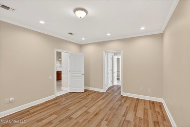 Beautiful home loaded with curb appeal, circular dive and side - photo 16