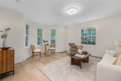 Experience the quintessential Newport lifestyle in this charming - photo 9