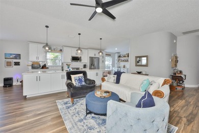 Located in the desirable Andover community in Carrollwood, this - photo 3