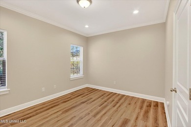 Beautiful home loaded with curb appeal, circular dive and side - photo 25