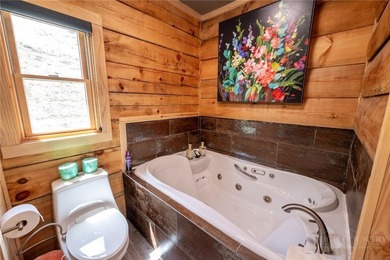 New custom log cabin on Sugar Mountain offering the perfect - photo 27