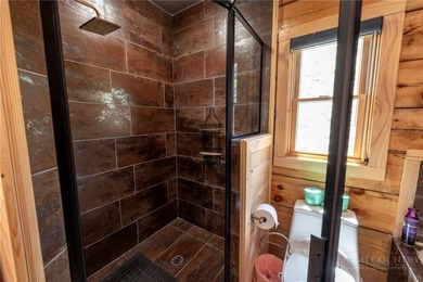 New custom log cabin on Sugar Mountain offering the perfect - photo 28