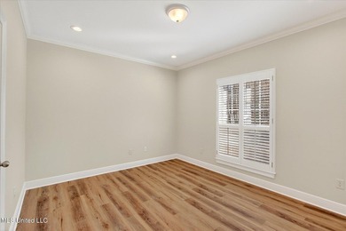 Beautiful home loaded with curb appeal, circular dive and side - photo 34