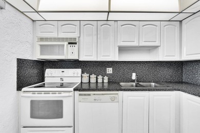 Enjoy life in this well-maintained 55+ community of Royal Park - photo 10