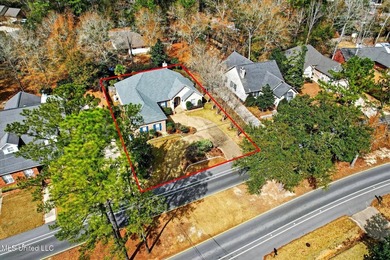 Beautiful home loaded with curb appeal, circular dive and side - photo 46
