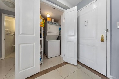 Duplex Penthouse 3 bedrooms condo unit in the heart of downtown - photo 10