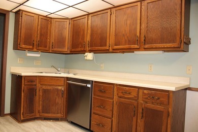 Welcome home to comfortable, convenient, and carefree living in - photo 5