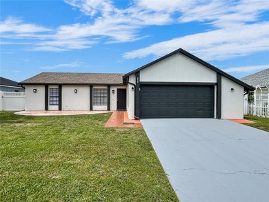 Virtually Staged. BEAUTIFULLY UPDATED & MOVE-IN READY! This - photo 1