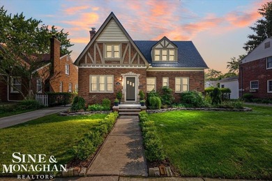 Meticulously cared for and rich in keeping of its 1930s design - photo 1