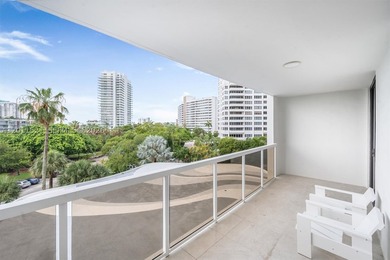 The largest floor plan below penthouse level at 9 Island Avenue - photo 13