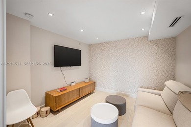 The largest floor plan below penthouse level at 9 Island Avenue - photo 14