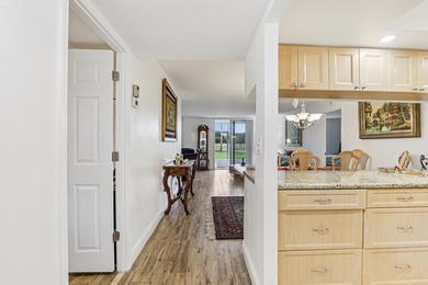 Beautiful first floor, light and bright, 2 bedrooms, 2 full - photo 14