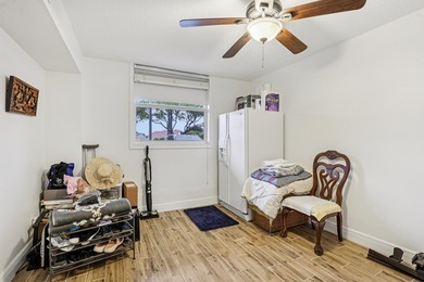 Beautiful first floor, light and bright, 2 bedrooms, 2 full - photo 17