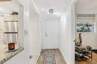 Beautiful first floor, light and bright, 2 bedrooms, 2 full - photo 18