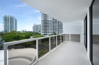 The largest floor plan below penthouse level at 9 Island Avenue - photo 21