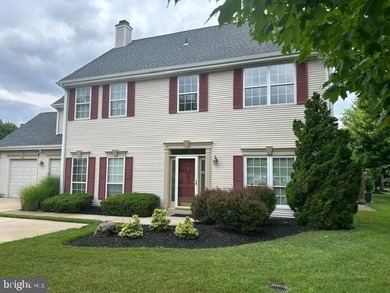 Experience low-maintenance luxury living in this beautifully - photo 2