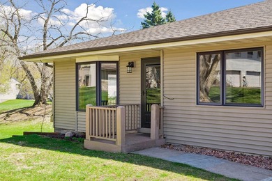 Welcome to comfortable living, private rear facing unit with - photo 3