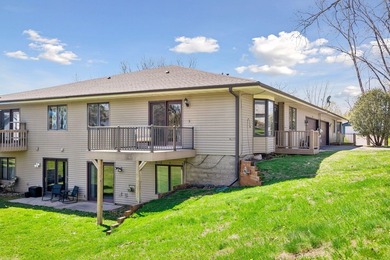 Welcome to comfortable living, private rear facing unit with - photo 4