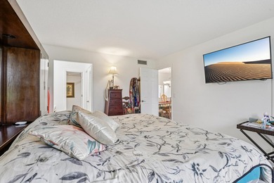 Beautiful first floor, light and bright, 2 bedrooms, 2 full - photo 26