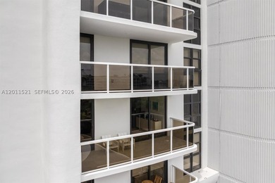 The largest floor plan below penthouse level at 9 Island Avenue - photo 30