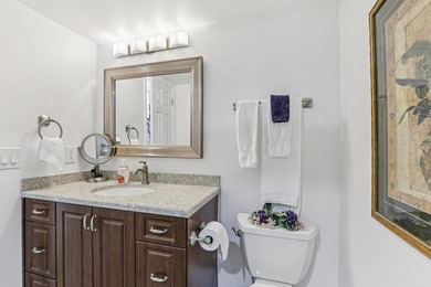 Beautiful first floor, light and bright, 2 bedrooms, 2 full - photo 31