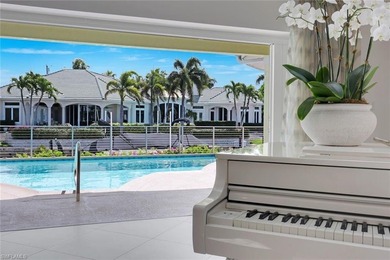 Discover an extraordinary waterfront retreat in Naples - photo 8