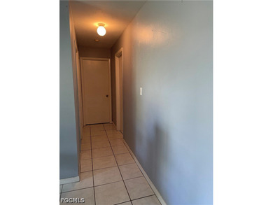 Great location in Fort Myers Shores. Close to Route 31 and - photo 9