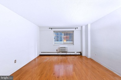 Welcome to elevated Center City living at Penn Center House! - photo 8