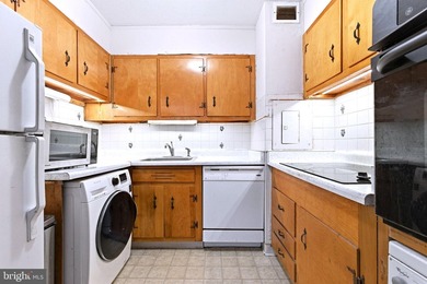 Welcome to elevated Center City living at Penn Center House! - photo 10
