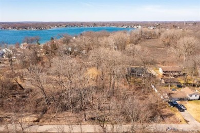 Lake Lot For Sale in West Bloomfield, Michigan