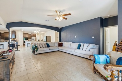 Looking for a beautiful home with an assumable low interest - photo 9