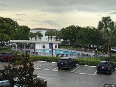 Lake Condo For Sale in Coconut Creek, Florida