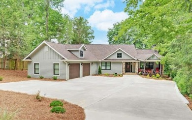 Lake Home For Sale in Hiawassee, Georgia