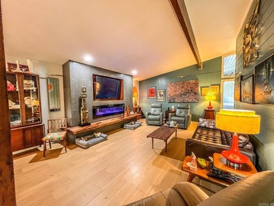Lake living in HSV! So many options for this mid-century beauty - photo 5