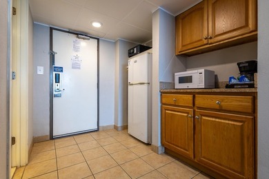 DIRECT OCEANFRONT - Wake up each morning to endless views of the - photo 9