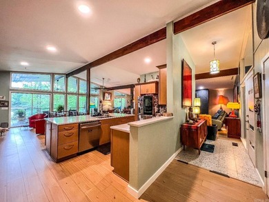 Lake living in HSV! So many options for this mid-century beauty - photo 10