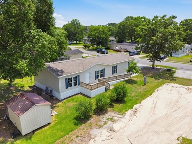 Beautiful 2022 model Fleetwood Inspiration 4 bedroom 2 bath - photo 1