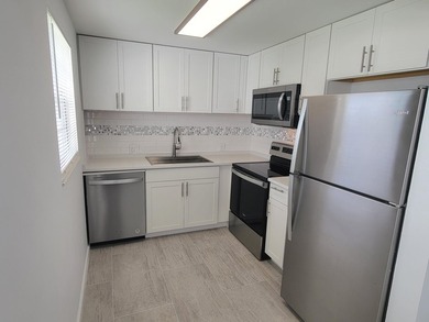 MOVE-IN READY 2BR/1.5BA condo with CENTRAL AIR. Can be rented - photo 1