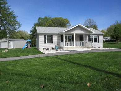 Live the lake dream NOW. Spend time on the water, not fixing - Lake Home For Sale in Monticello, Indiana