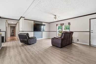 Beautiful 2022 model Fleetwood Inspiration 4 bedroom 2 bath - photo 3
