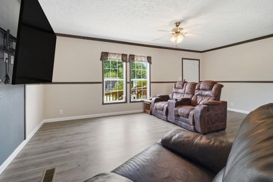 Beautiful 2022 model Fleetwood Inspiration 4 bedroom 2 bath - photo 4