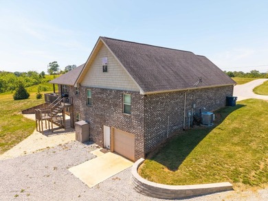 Motivated seller. Discover the perfect combination of privacy - photo 8