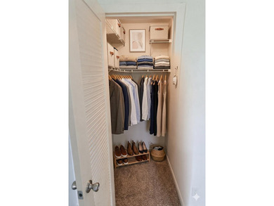 MOVE-IN READY 2BR/1.5BA condo with CENTRAL AIR. Can be rented - photo 9