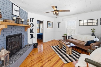 Log cabin at the lake? Yes, please! This charming gem is walking - photo 4