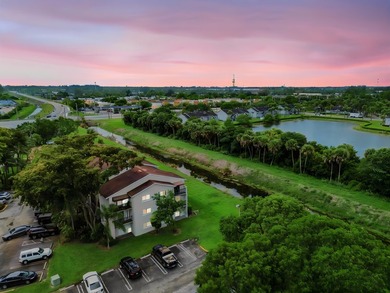Welcome to this inviting second-floor condo in West Palm Beach - photo 11