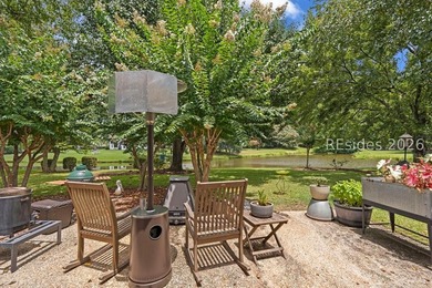 Perfectly positioned on a quiet cul-de-sac, this vinyl-sided - photo 15
