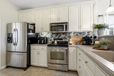 Wake up to peaceful lake views and end your day watching the - photo 10