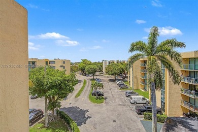 Well-maintained 2BR/2BA condo featuring washer and dryer inside - photo 3