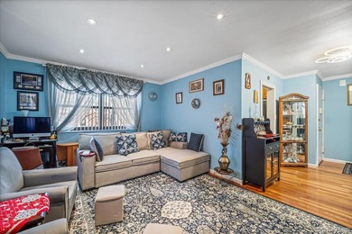 Welcome to Howard Beach, a very desirable neighborhood in Queens - photo 5