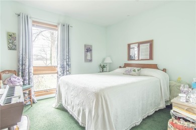 Charming Cedar sided lakefront Ranch home just outside Historic - photo 32